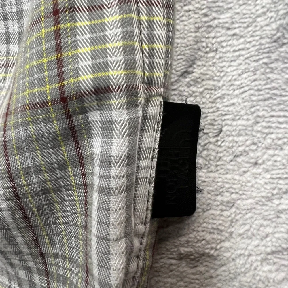 The North Face Button Down Shirt Mens M Grey Plaid Tekware Short Sleeve Pocket
